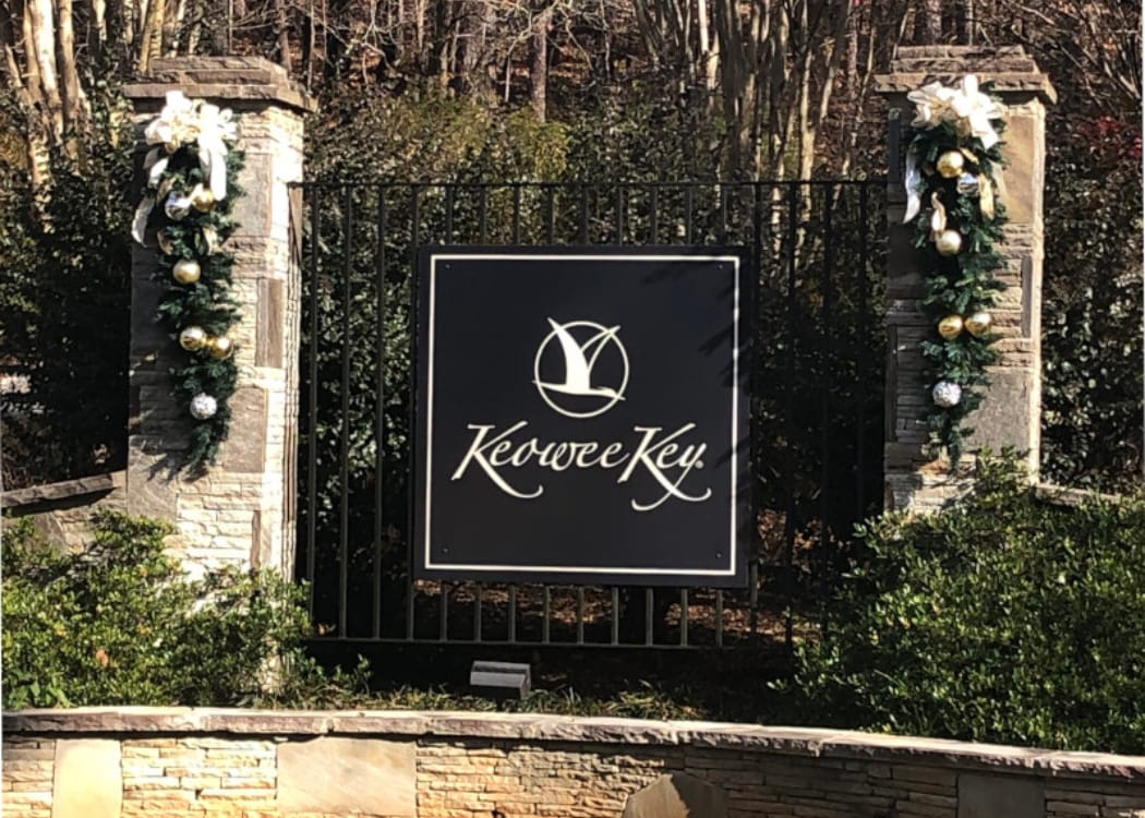 Keowee key entrance sign
