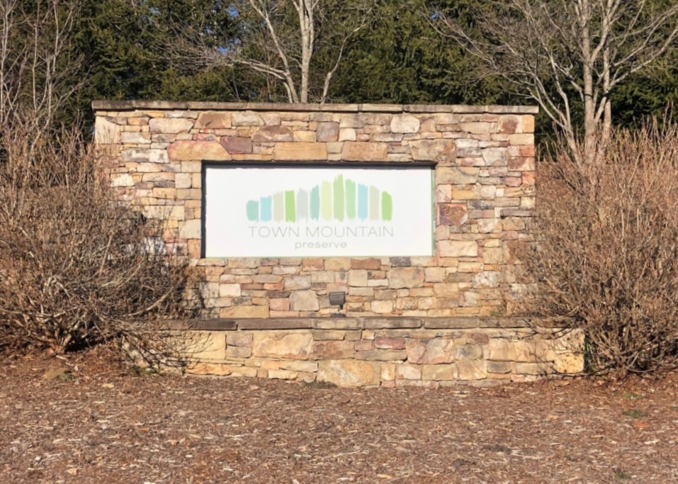 Town mountain preserve community sign