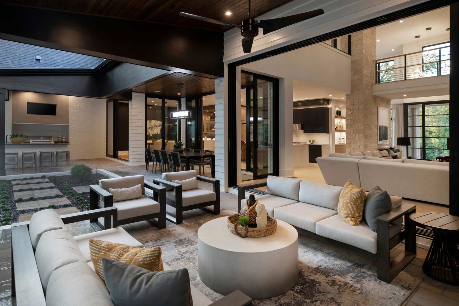 Elliston Custom Home Outdoor Living – Work with AR Homes® custom home builders in Georgia to Create your Dream Home.