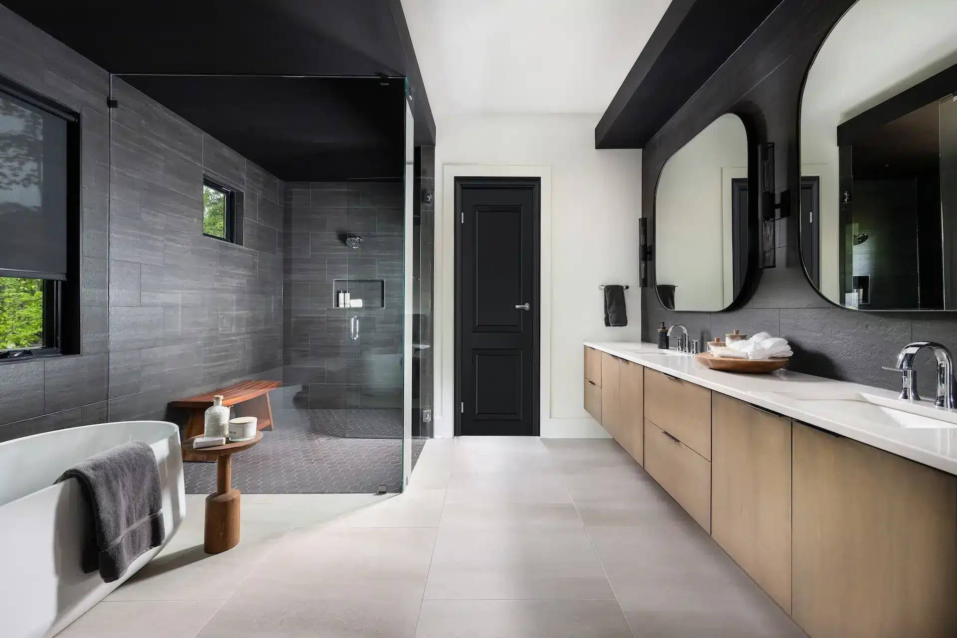 Equinox - Owner's Bath