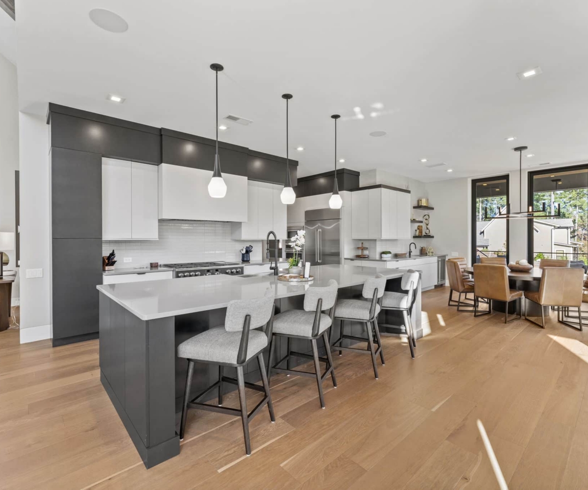 Custom Home for Sale in Asheville, NC and Greenville, SC. Mountain Home for Sale in Asheville, NC and Greenville, SC.